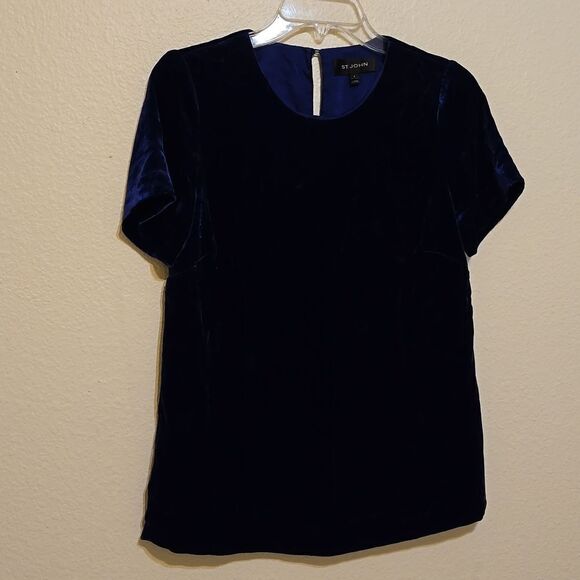 ST. JOHN VELVET TOP XS Petite ( MISSING? ) - Picture 1 of 6